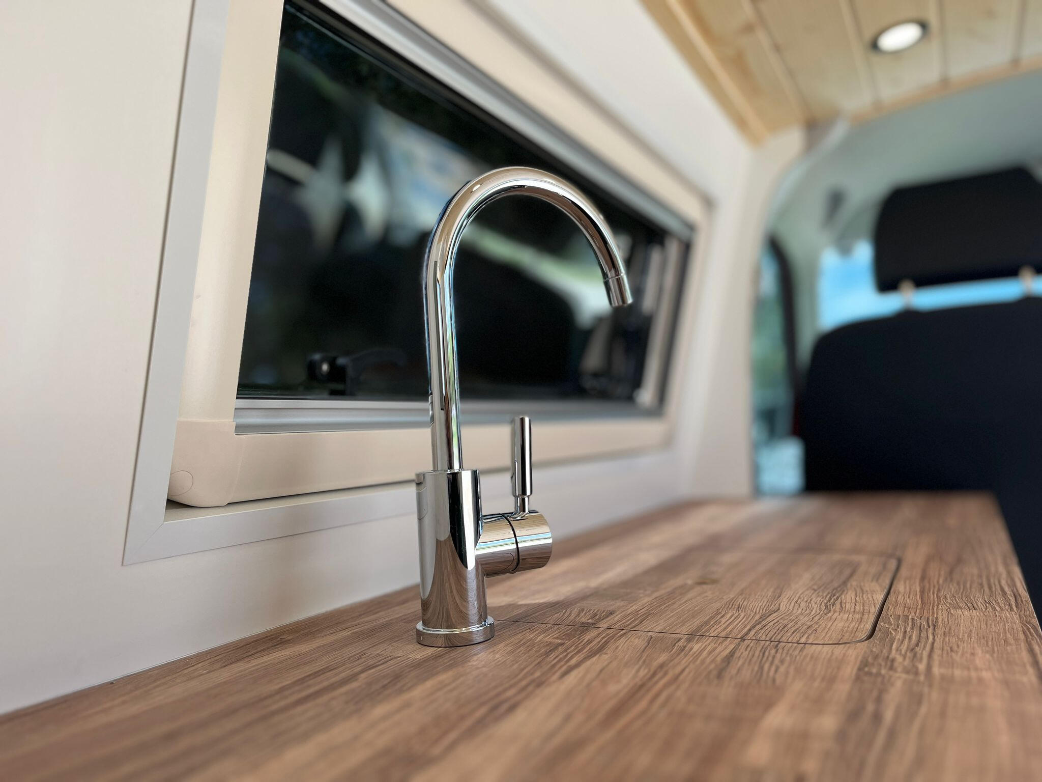 Bright Mediterranea Van Design Bright Mediterranea Van Design